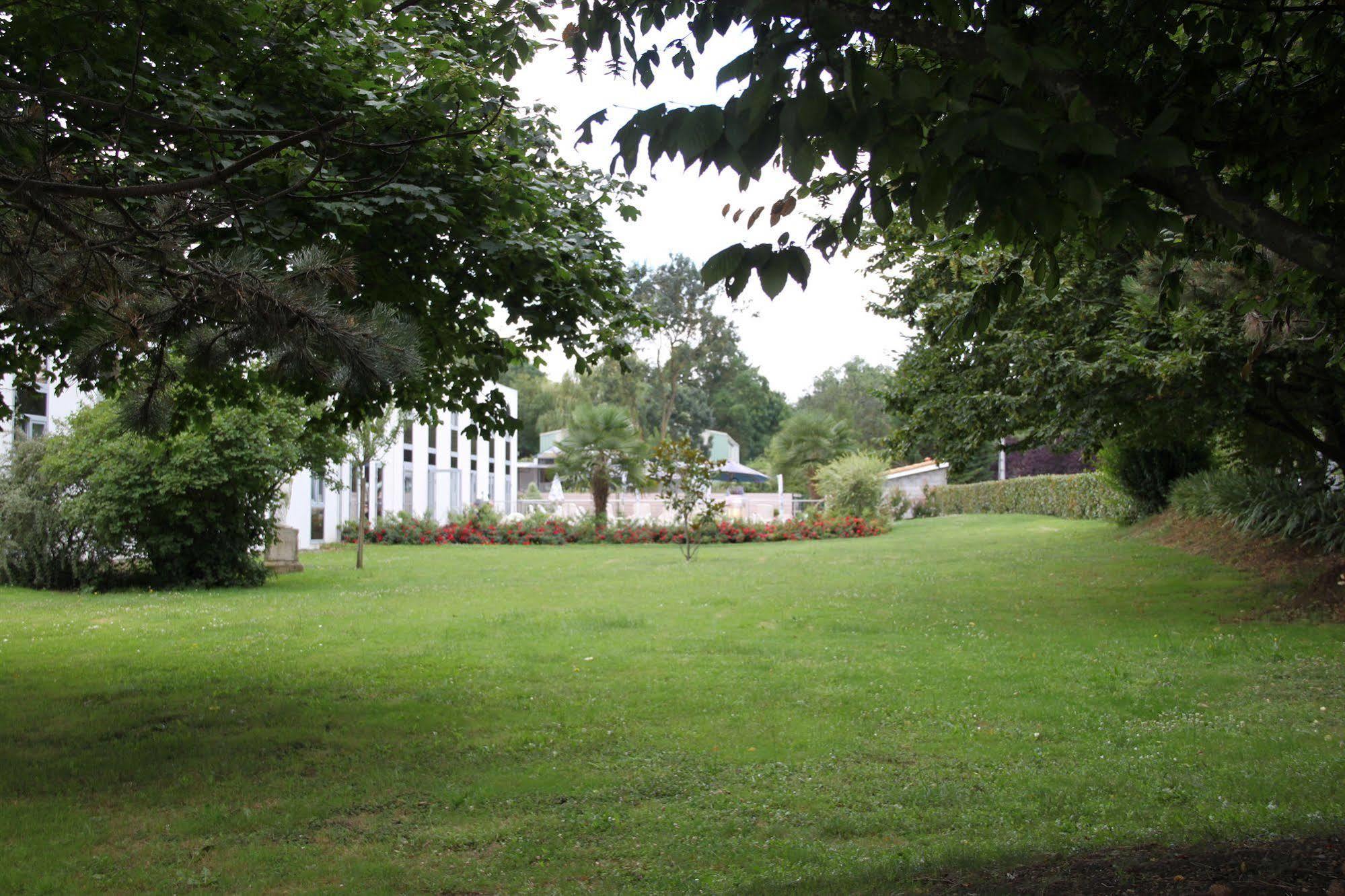 Agape Hotel Bessines Exterior photo